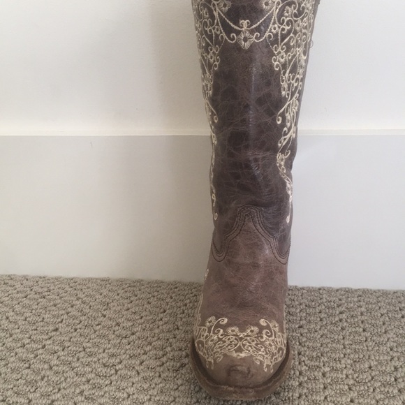 Corral Women’s Crater Embroidery Boot - Picture 5 of 5